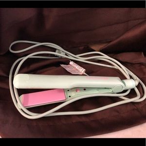 mint flat iron